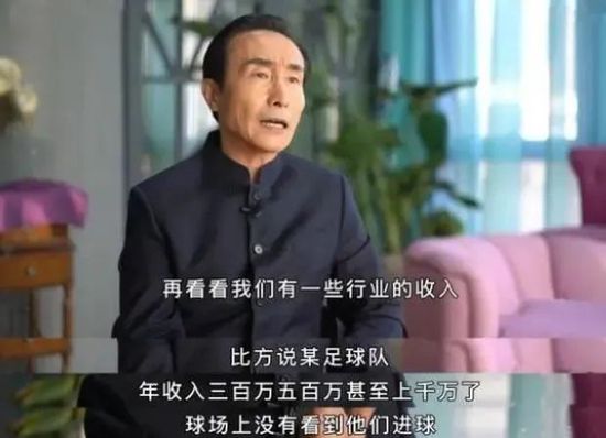 孙氏的另一手轻搂着杨若晴的后背，叹息声在杨若晴的耳边低低响起：做梦也想不到，你爹会摊上这码子事儿，娘这下昼，一颗心全慌了，也没能顾得上你。